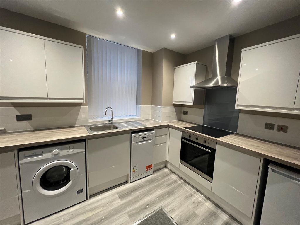 Property photo 1 of 6 F3Bc 6.Jpg