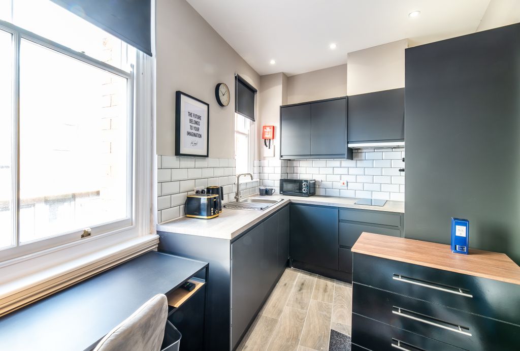 Property photo 2 of 8 Canning Place B111-002