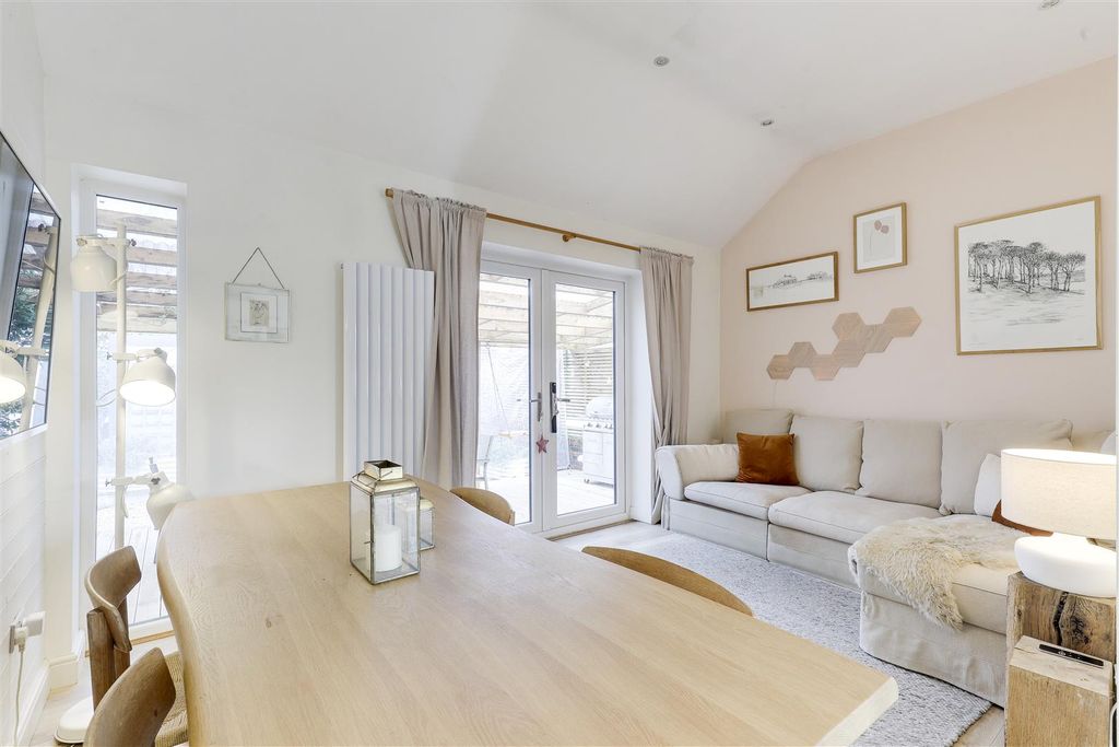 Property photo 2 of 18 1331.Jpg