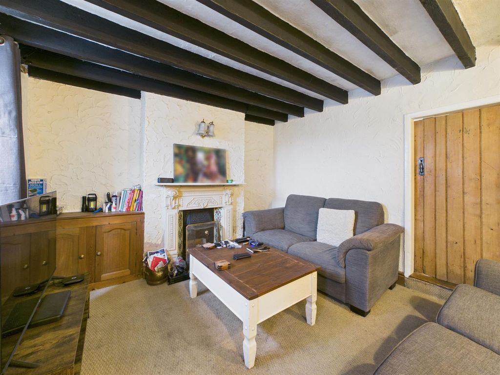 Property photo 2 of 8 Lounge