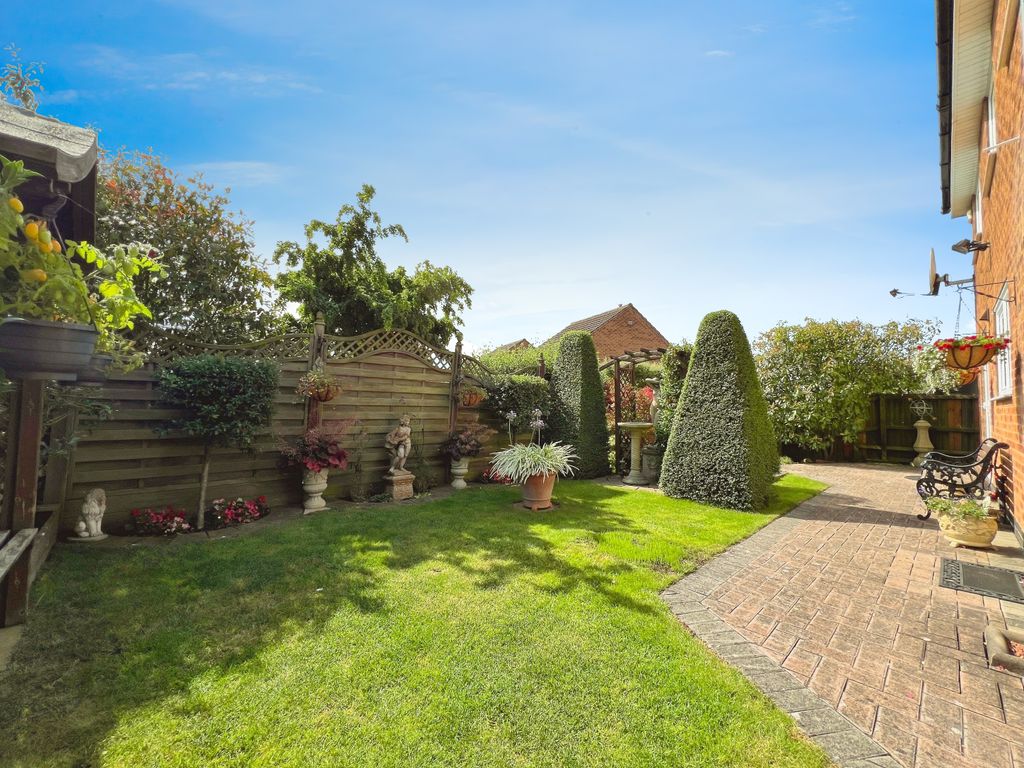 Property photo 2 of 26