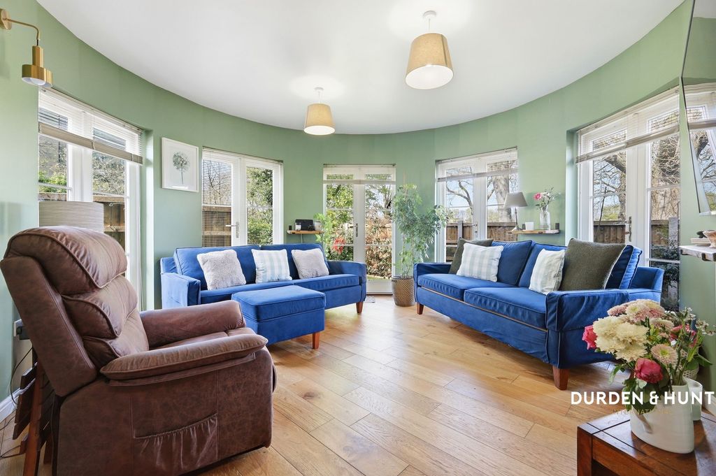 Property photo 2 of 25