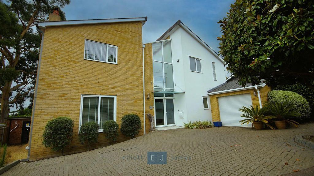 Property photo 1 of 19
