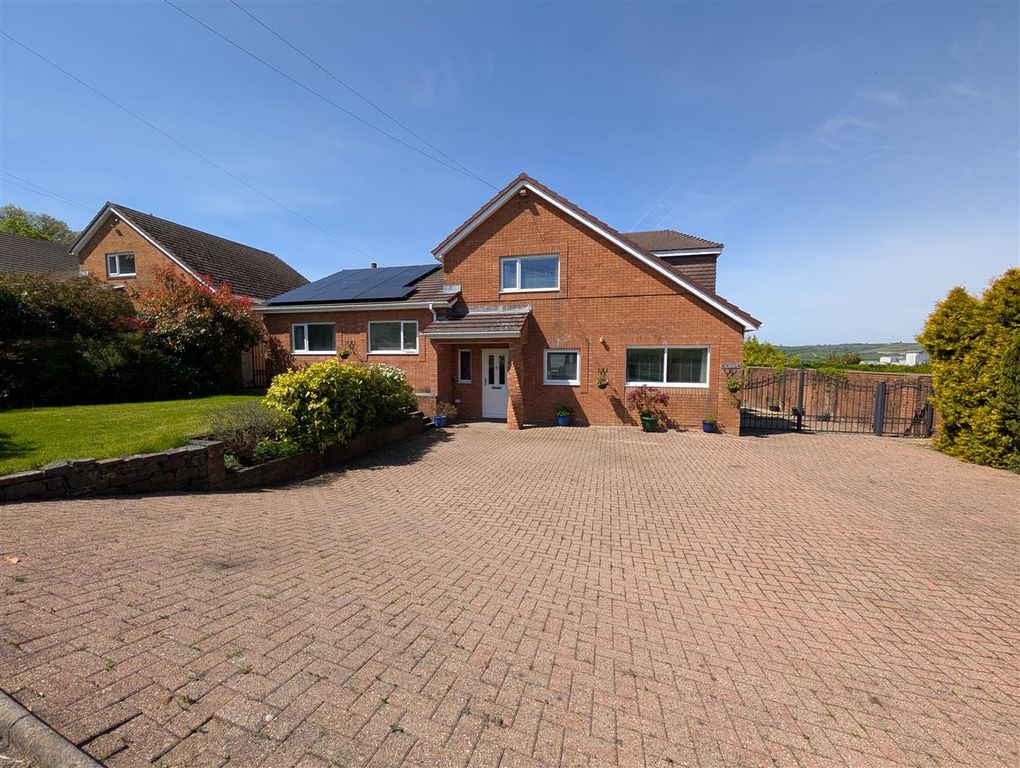 Property photo 1 of 38 1000105207.Jpg