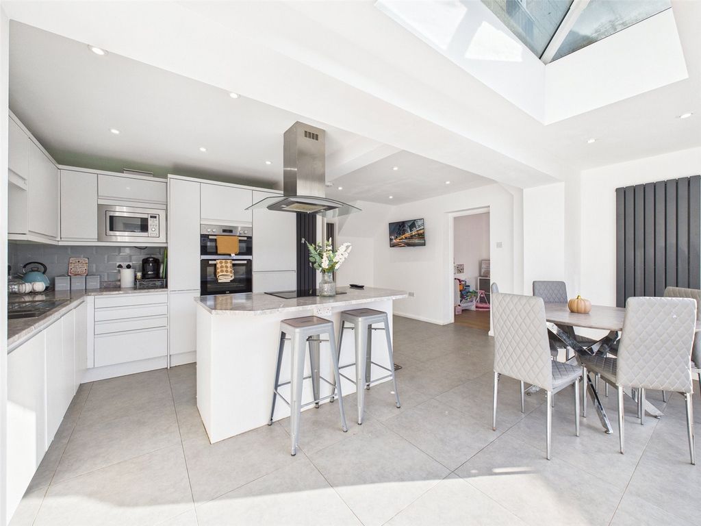 Property photo 2 of 16 Picture No. 23