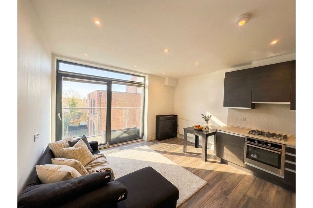 Property photo 1 of 6