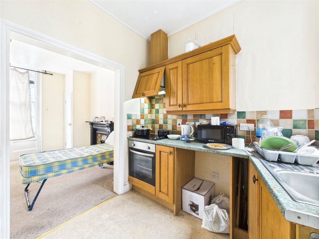 Property photo 2 of 5 Kitchen