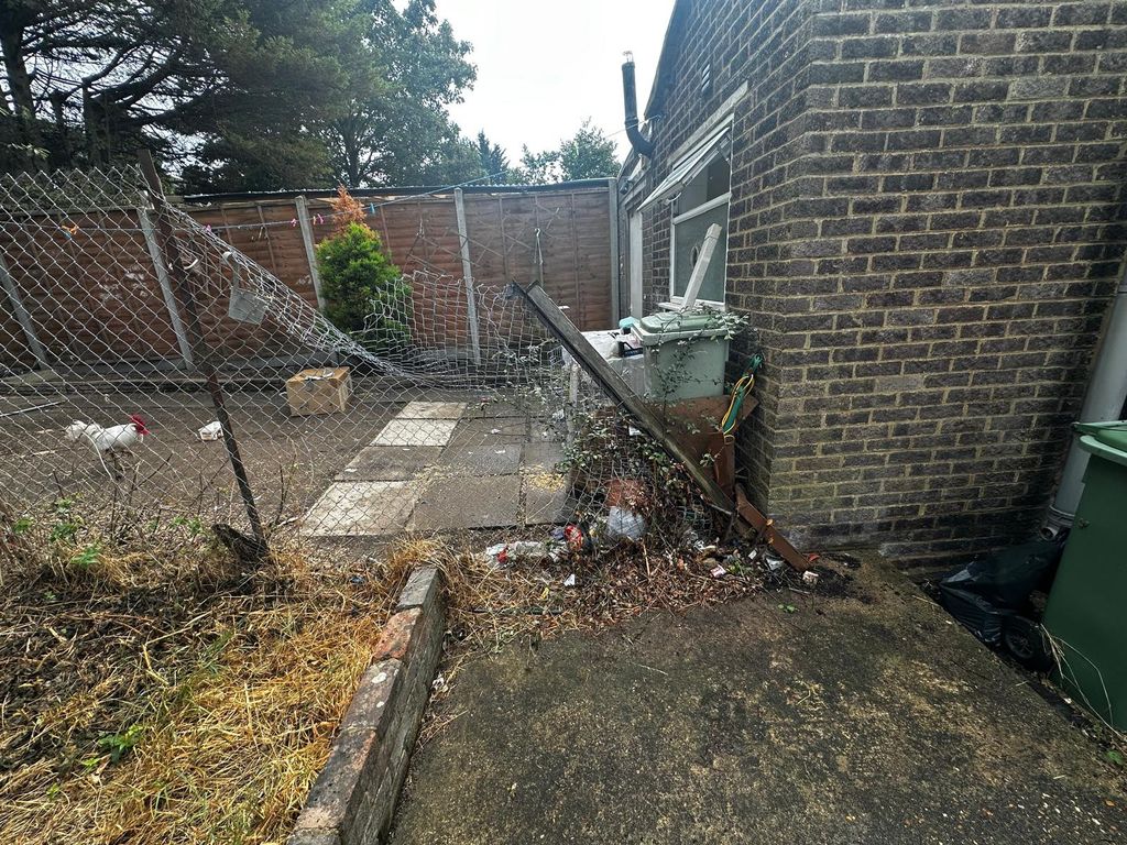 Property photo 2 of 28