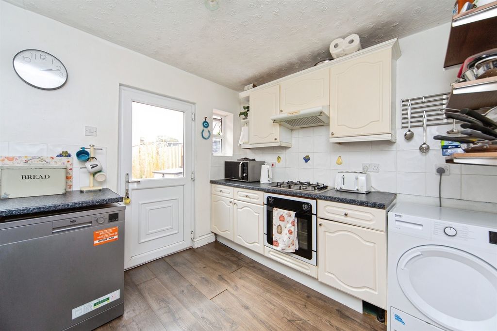 Property photo 3 of 17