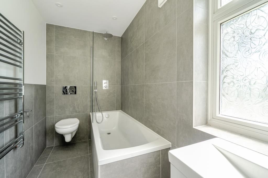 Property photo 3 of 20 Bathroom