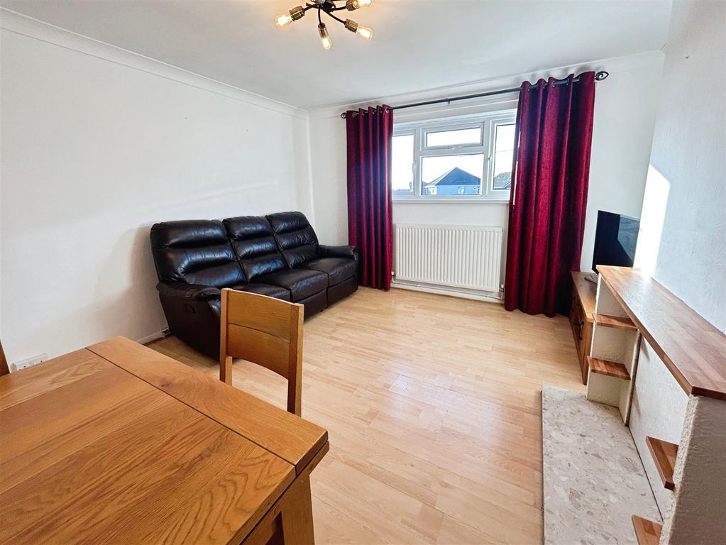 Property photo 3 of 12 44De3646-Img_6490.Jpg