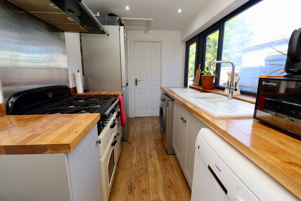 Property photo 2 of 13 Img_3766