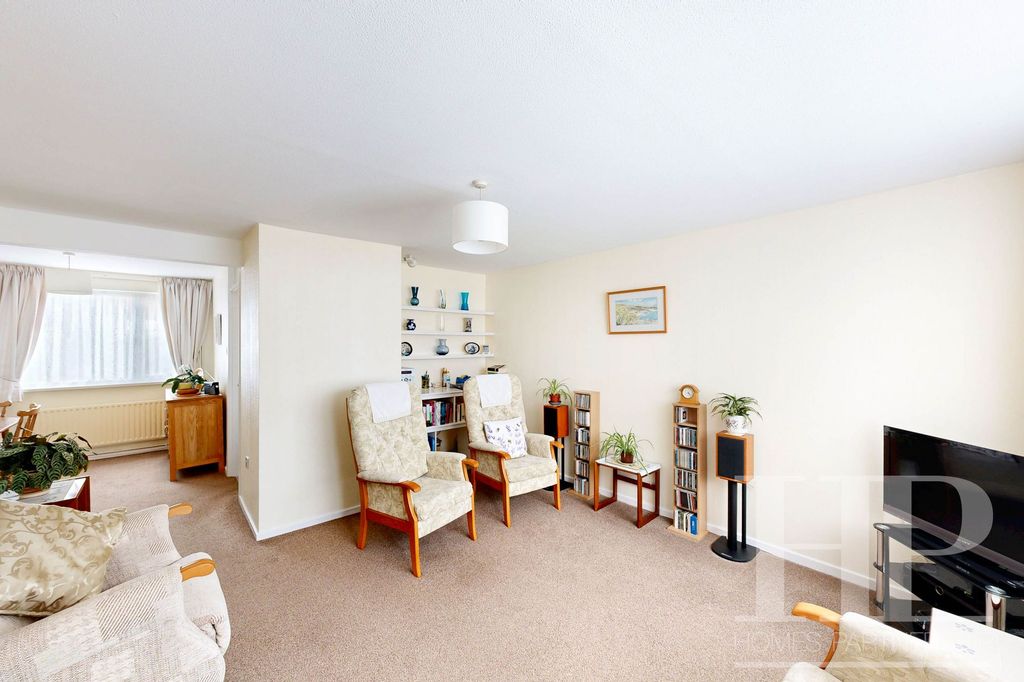Property photo 3 of 18
