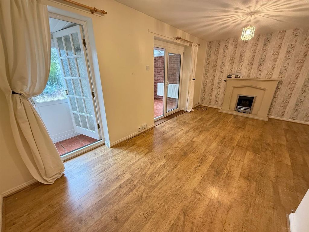 Property photo 3 of 12