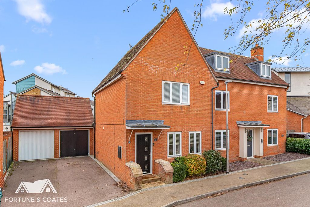 Property photo 1 of 16 Crossway_19.Jpg