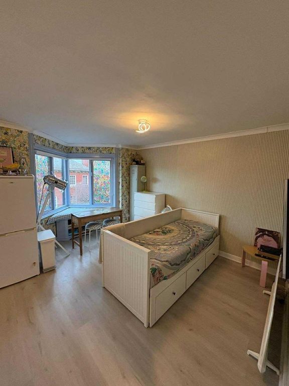 Property photo 3 of 11 4804624