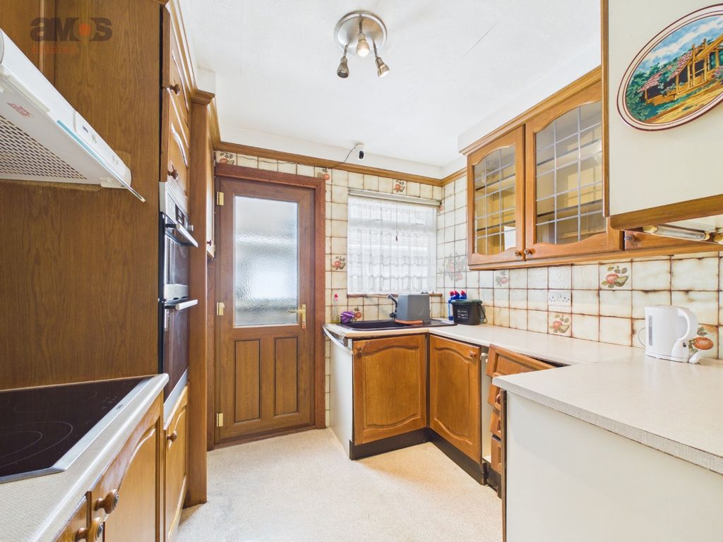 Property photo 2 of 15 4830886