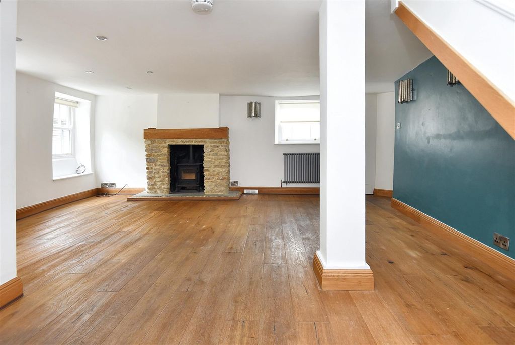 Property photo 2 of 13 Sitting Room