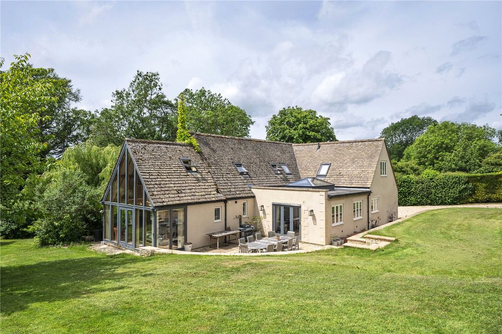 Property photo 1 of 18 Bluebell Bank