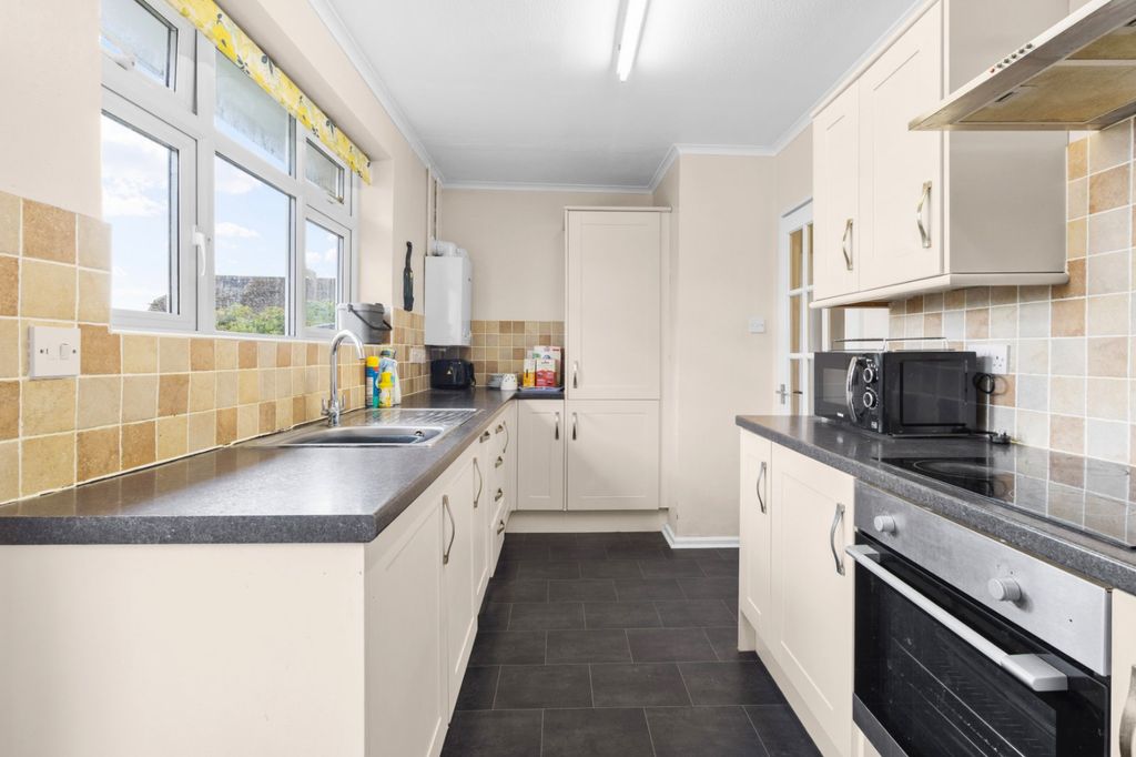 Property photo 2 of 21 Kitchen