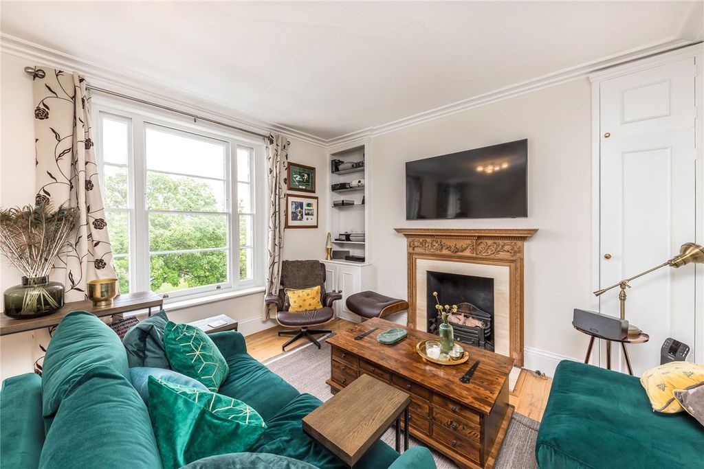 Property photo 2 of 7