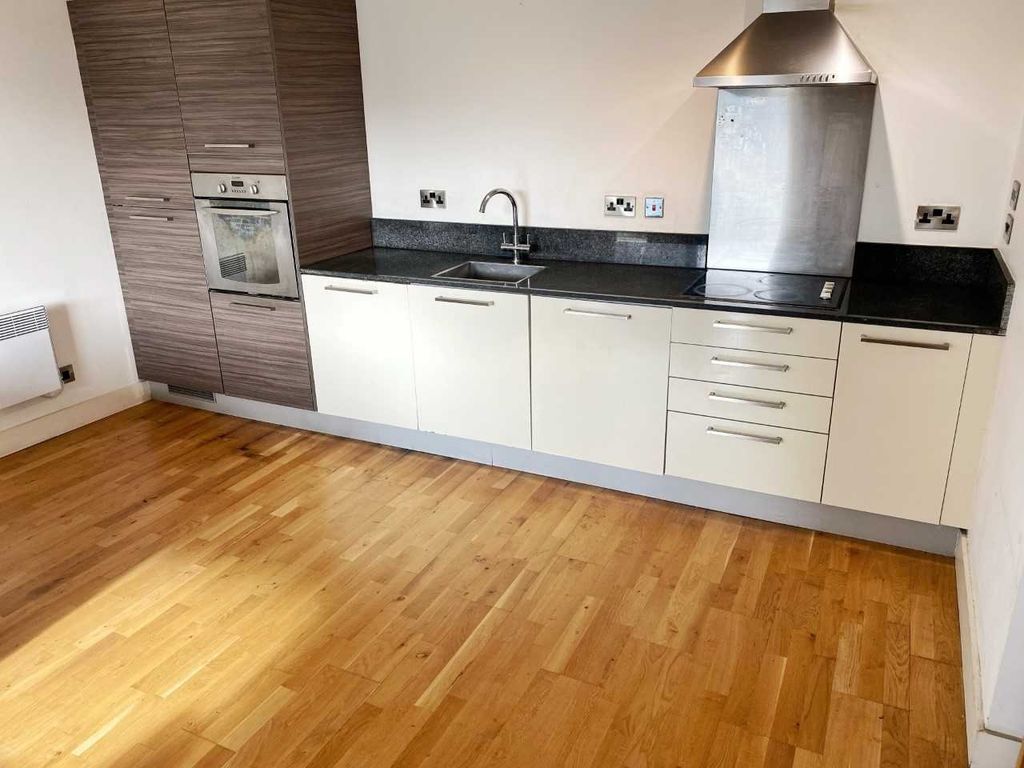 Property photo 2 of 7 Kitchen