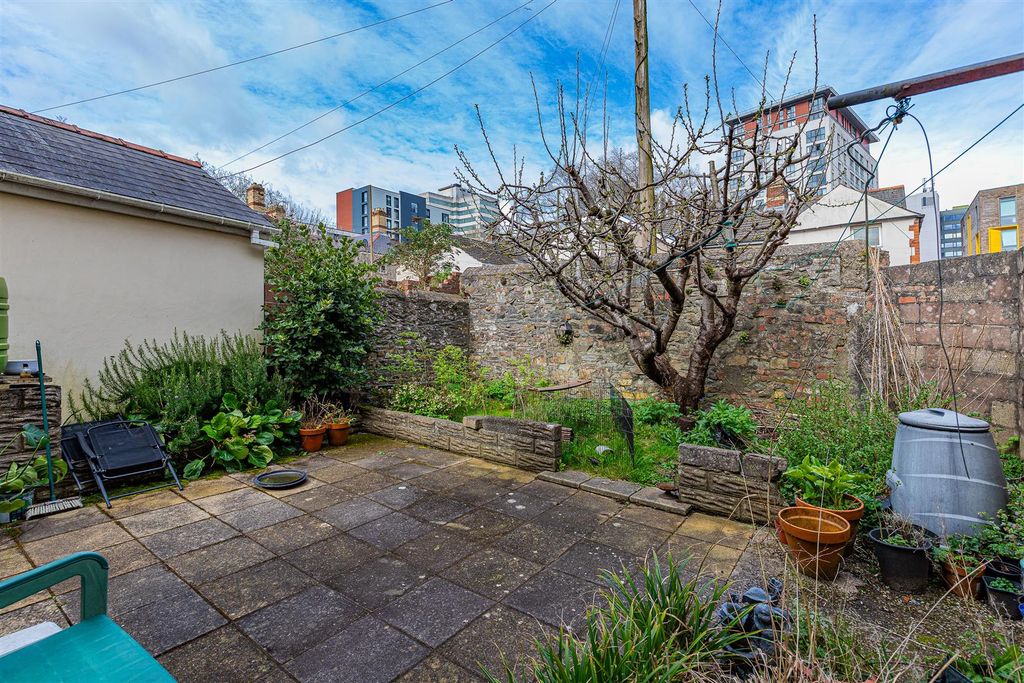 Property photo 3 of 21 25 (20 Of 23).Jpg