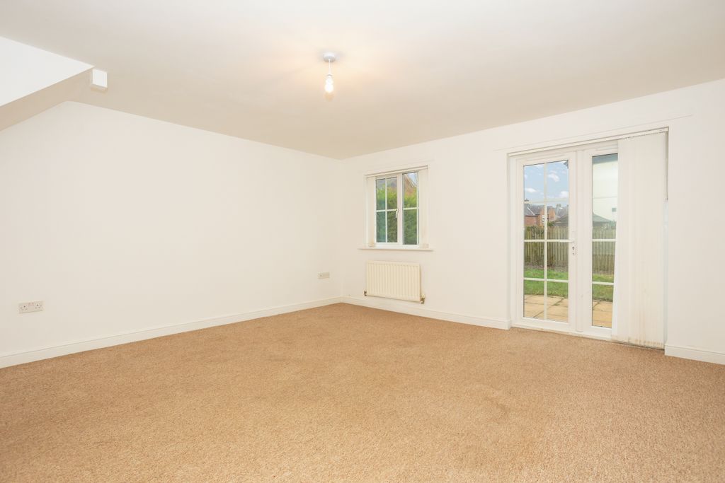 Property photo 2 of 34 Living Room