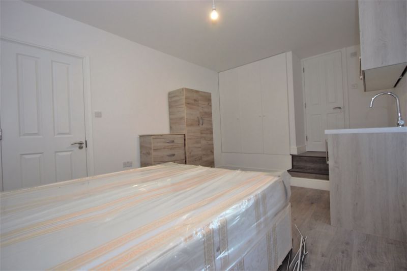 Property photo 3 of 8 Photo 4