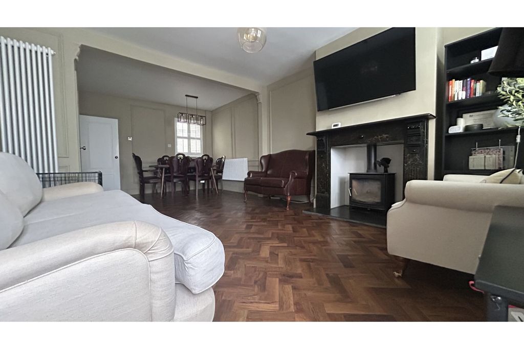 Property photo 1 of 25