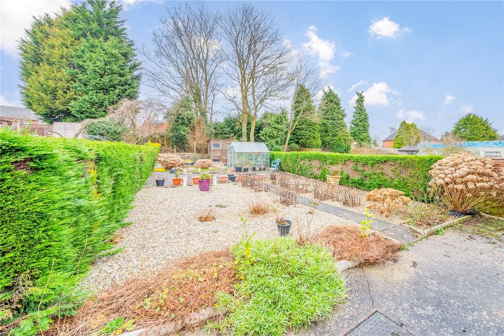 Property photo 2 of 28 Picture No. 24