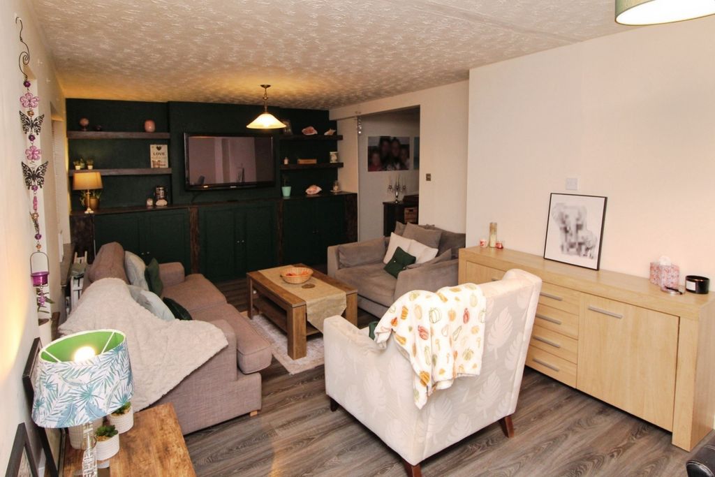 Property photo 2 of 18 Lounge/Diner