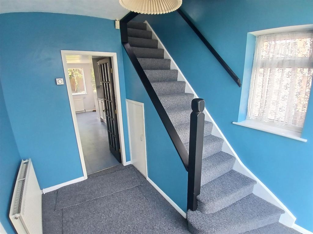 Property photo 2 of 26
