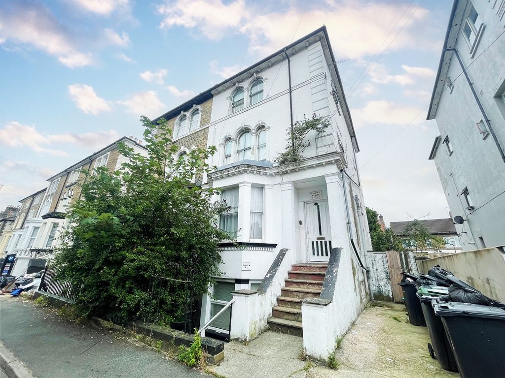 Property photo 1 of 10 3468020