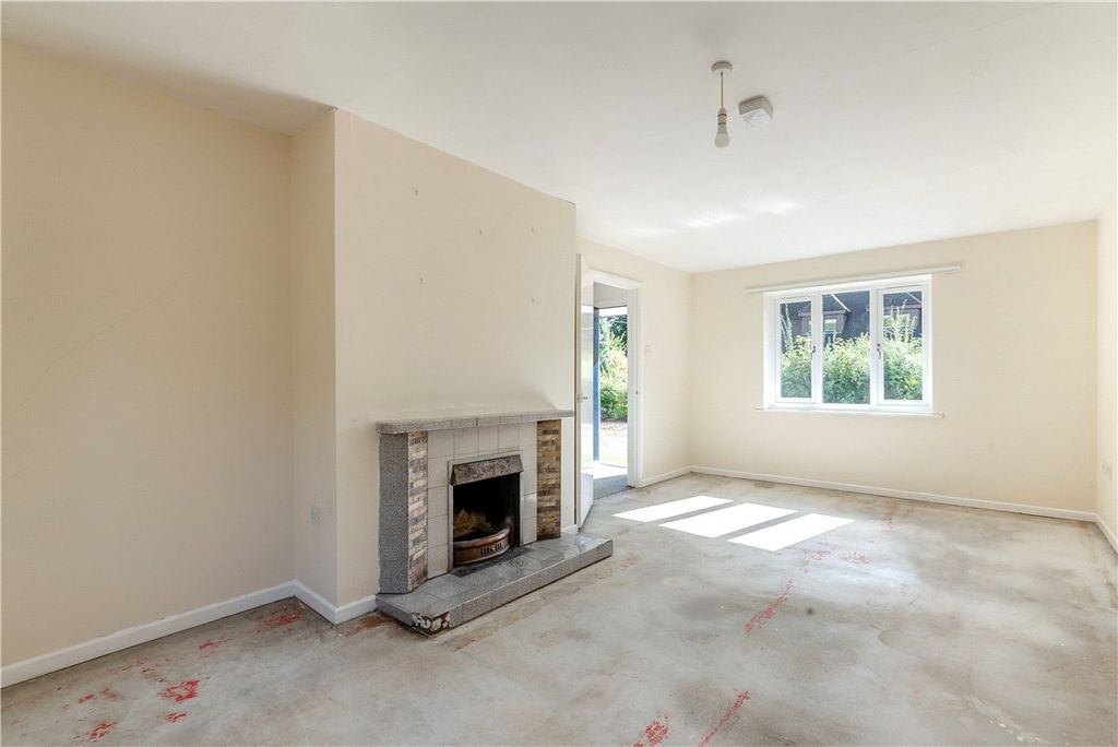 Property photo 2 of 13 Sitting Room