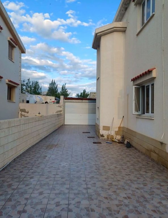Property photo 3 of 7