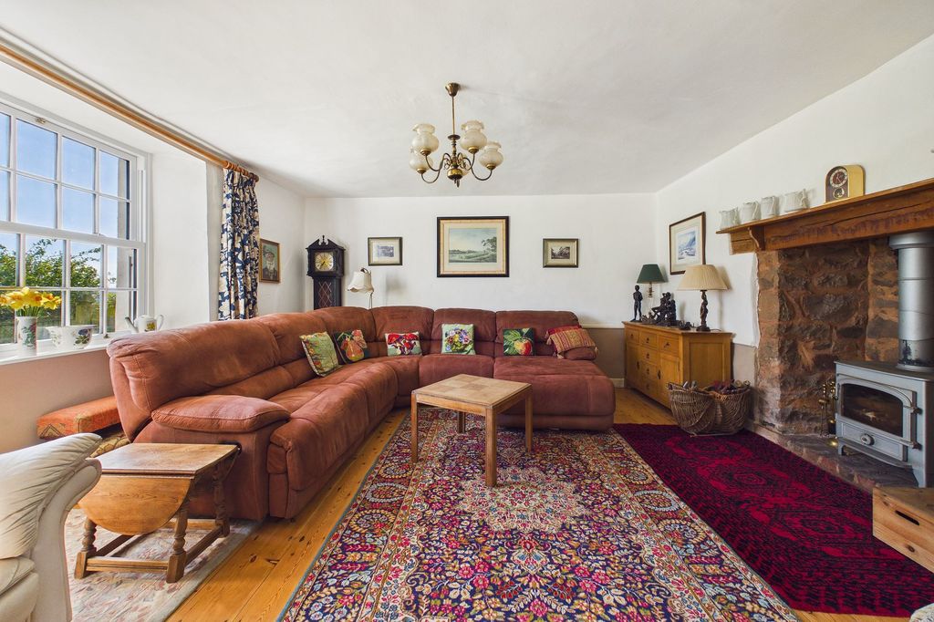 Property photo 3 of 31