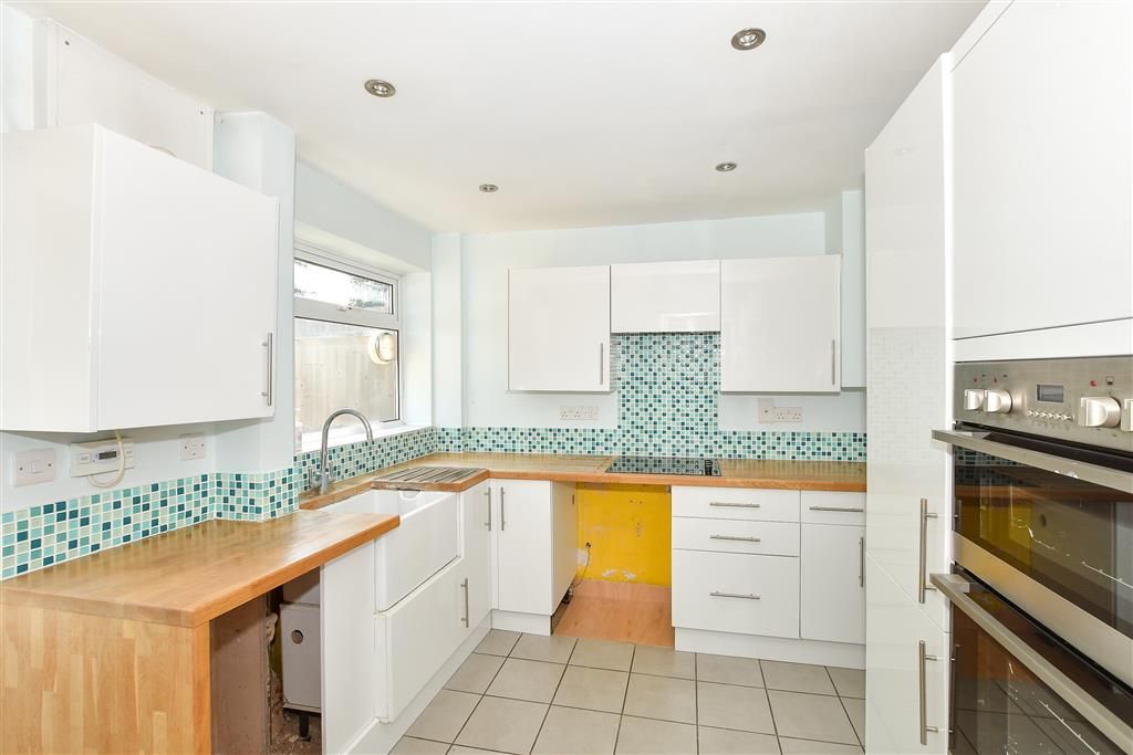 Property photo 2 of 13 Kitchen