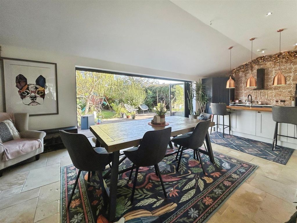 Property photo 3 of 23 Efcdcdab-Img_1778.Jpeg