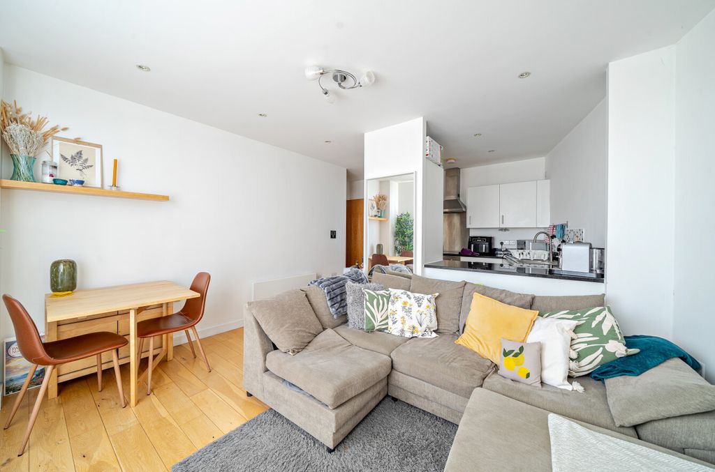 Property photo 2 of 14