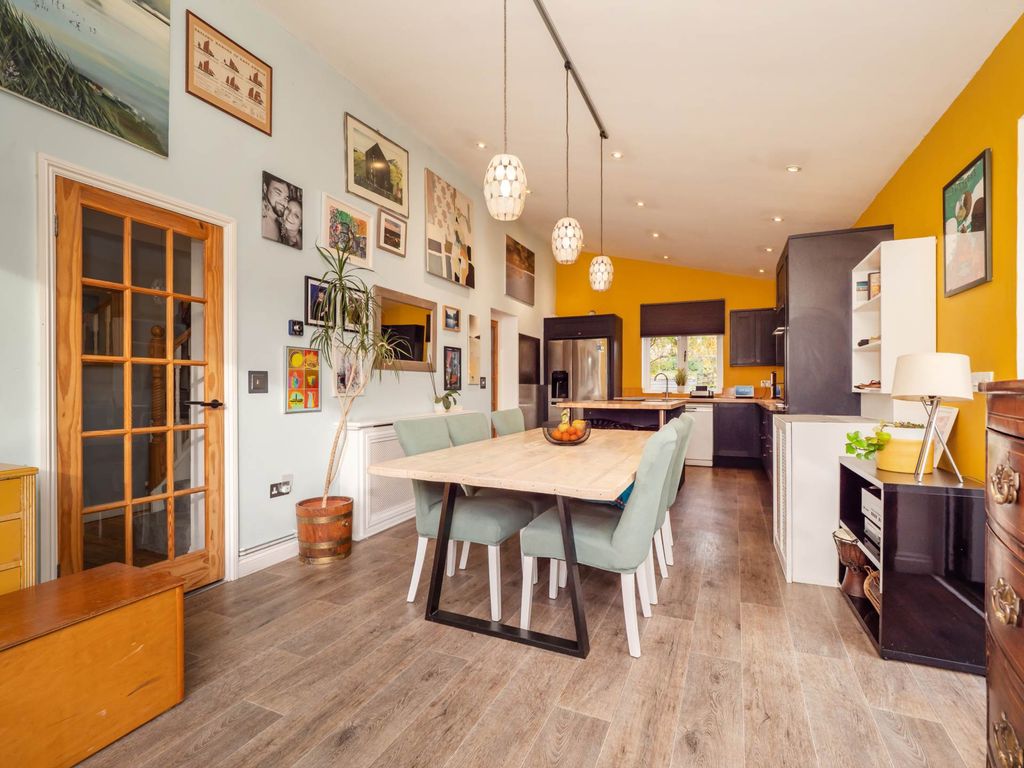 Property photo 3 of 29