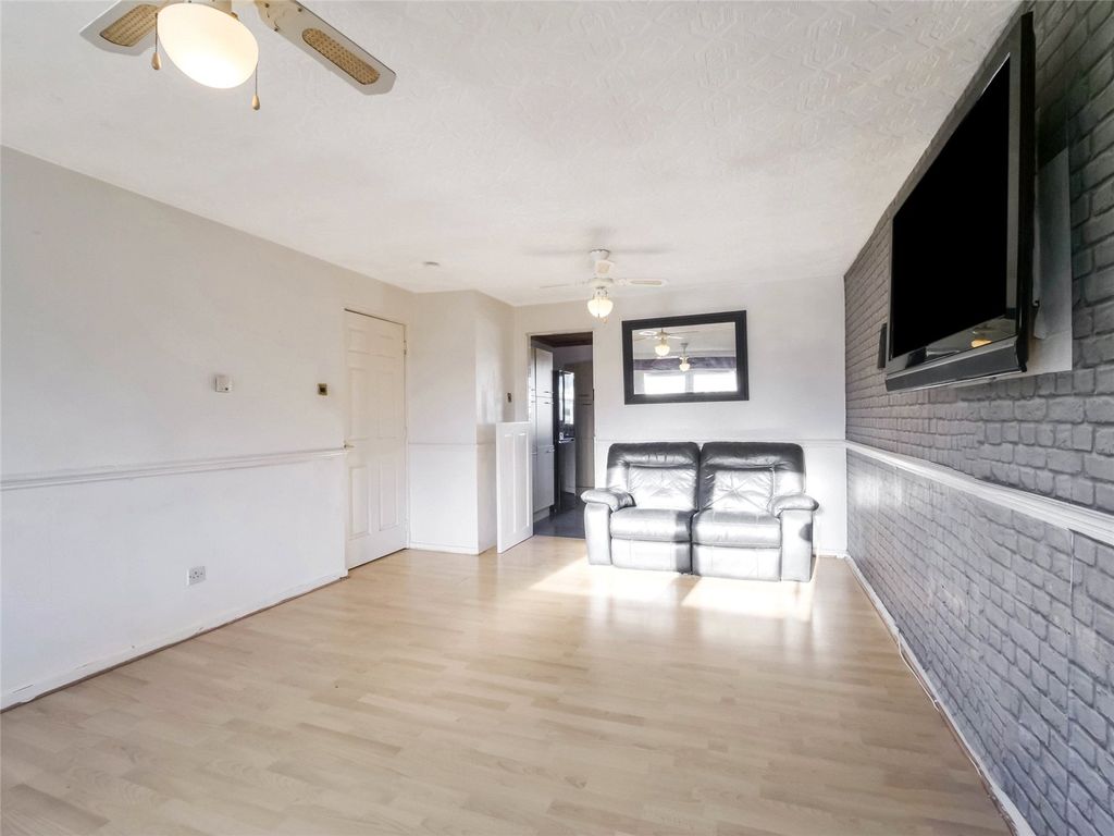 Property photo 3 of 21 Picture No. 07