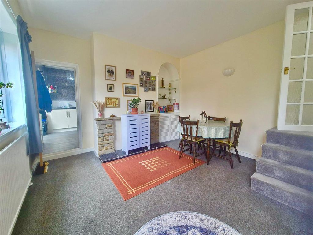 Property photo 3 of 15 Dining Room