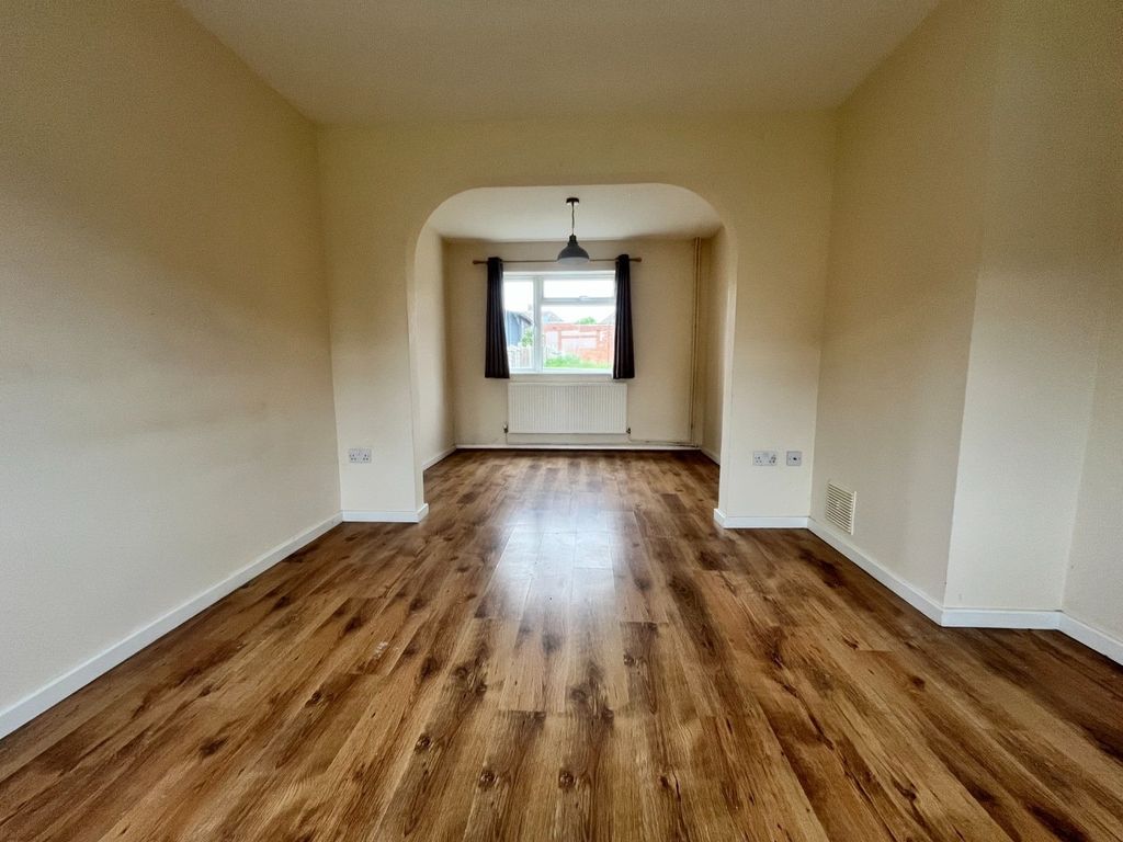 Property photo 2 of 8 5080902