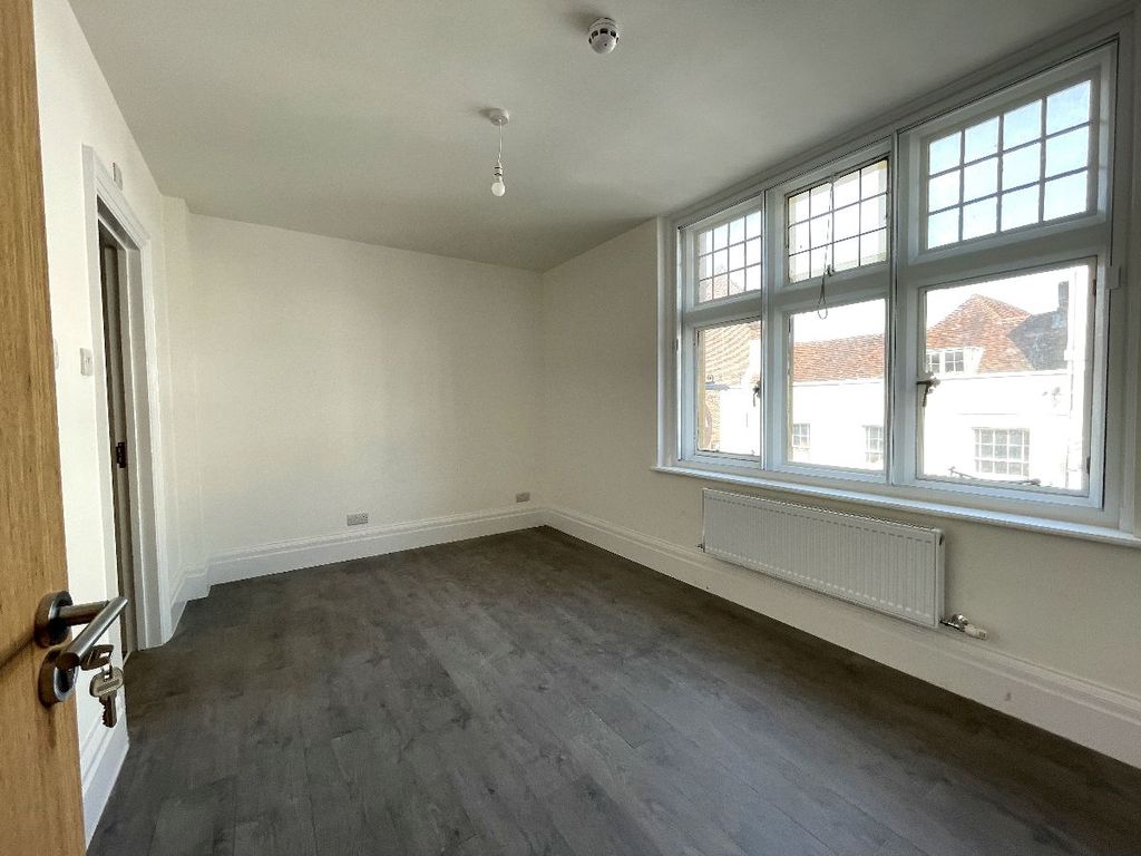 Property photo 1 of 3