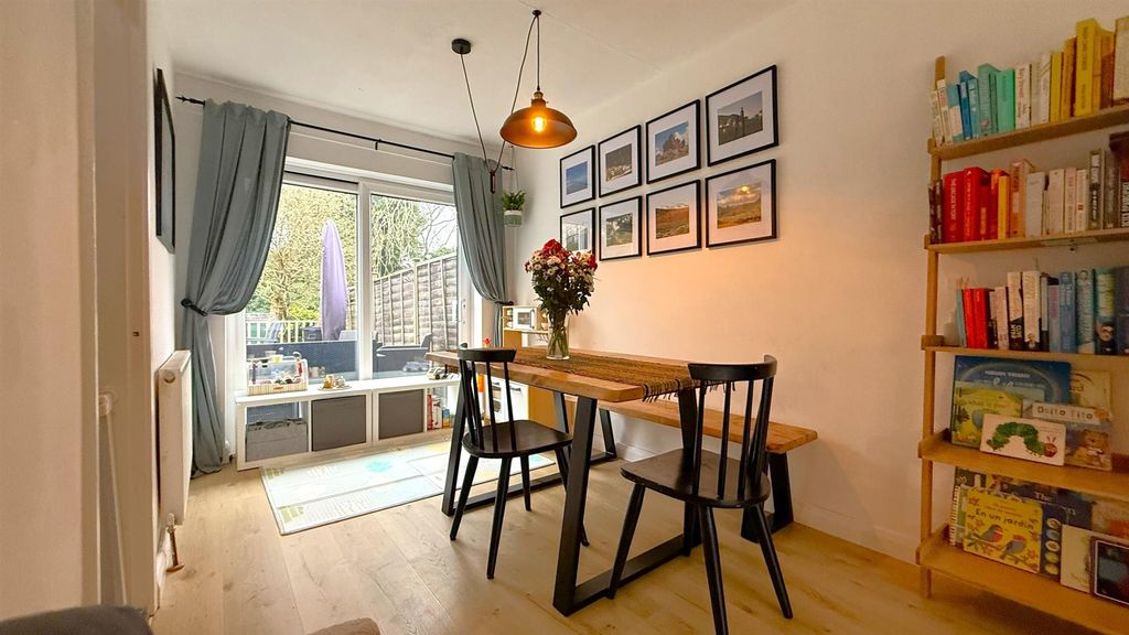 Property photo 3 of 16 Dining Area