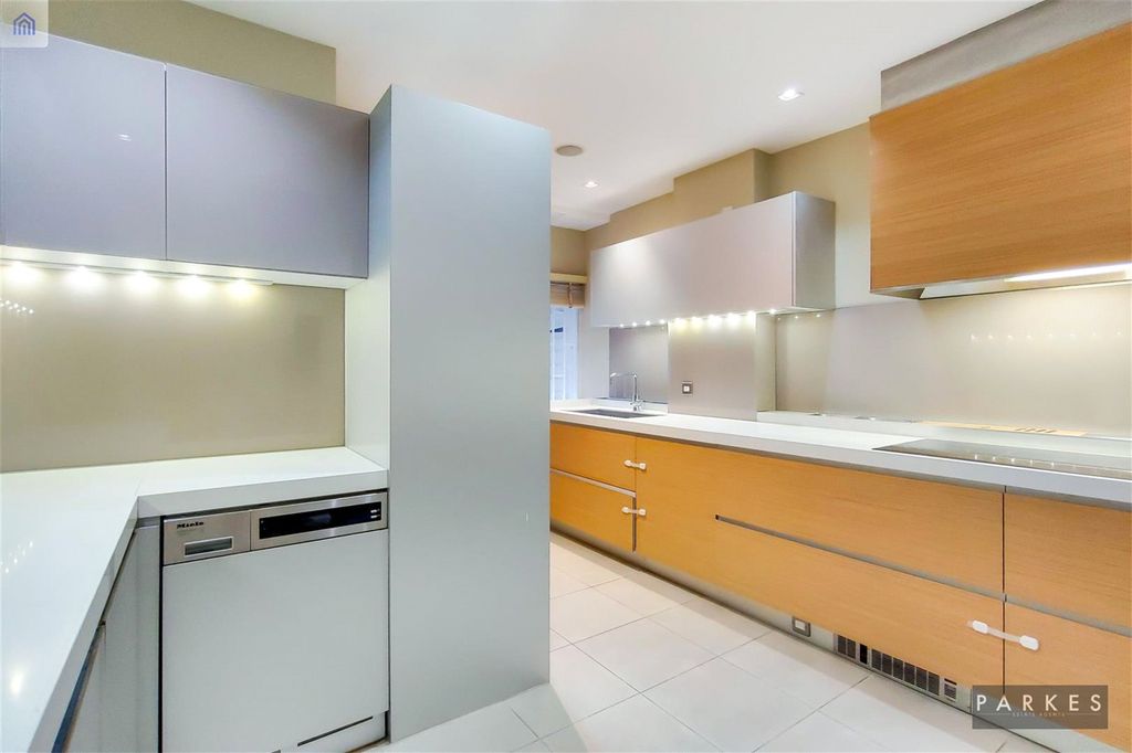 Property photo 1 of 14 Picture No. 05