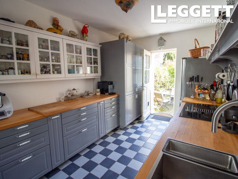 Property photo 2 of 10