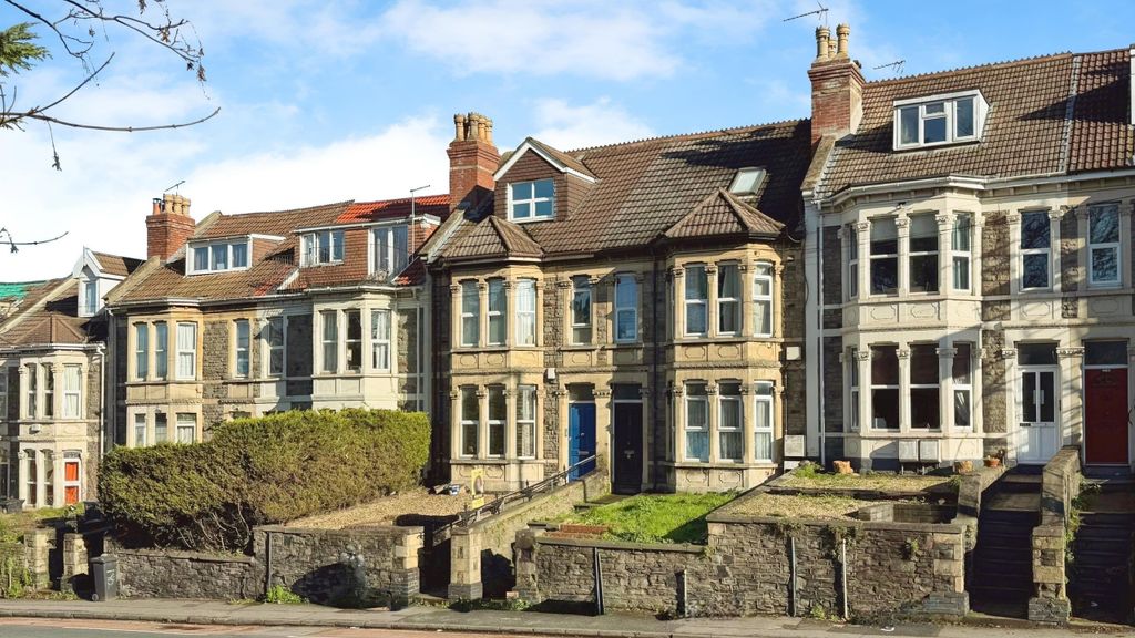 Property photo 1 of 14 Front