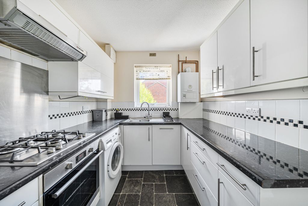 Property photo 2 of 15 1341403-5-689Ef8A...
